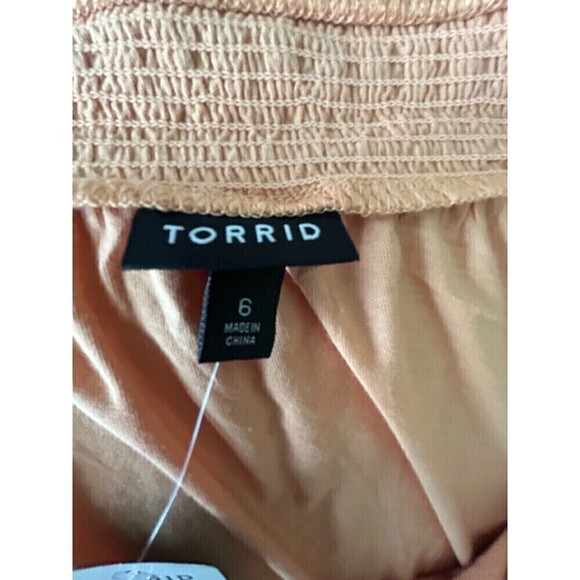 New Torrid Peach Bloom Size 6 Blouse Off Shoulder Smocked Yoke Top Cotton Summer - Picture 7 of 9